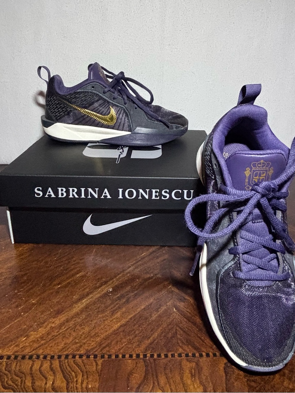 Nike Sabrina 2 Broken Records Girls Basketball Shoes 2.5Y Purple Gold